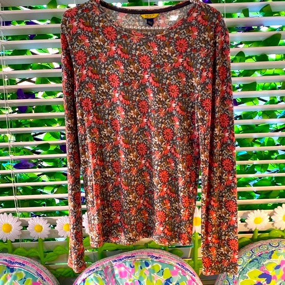 Prince & Fox soft floral top - Picture 2 of 5